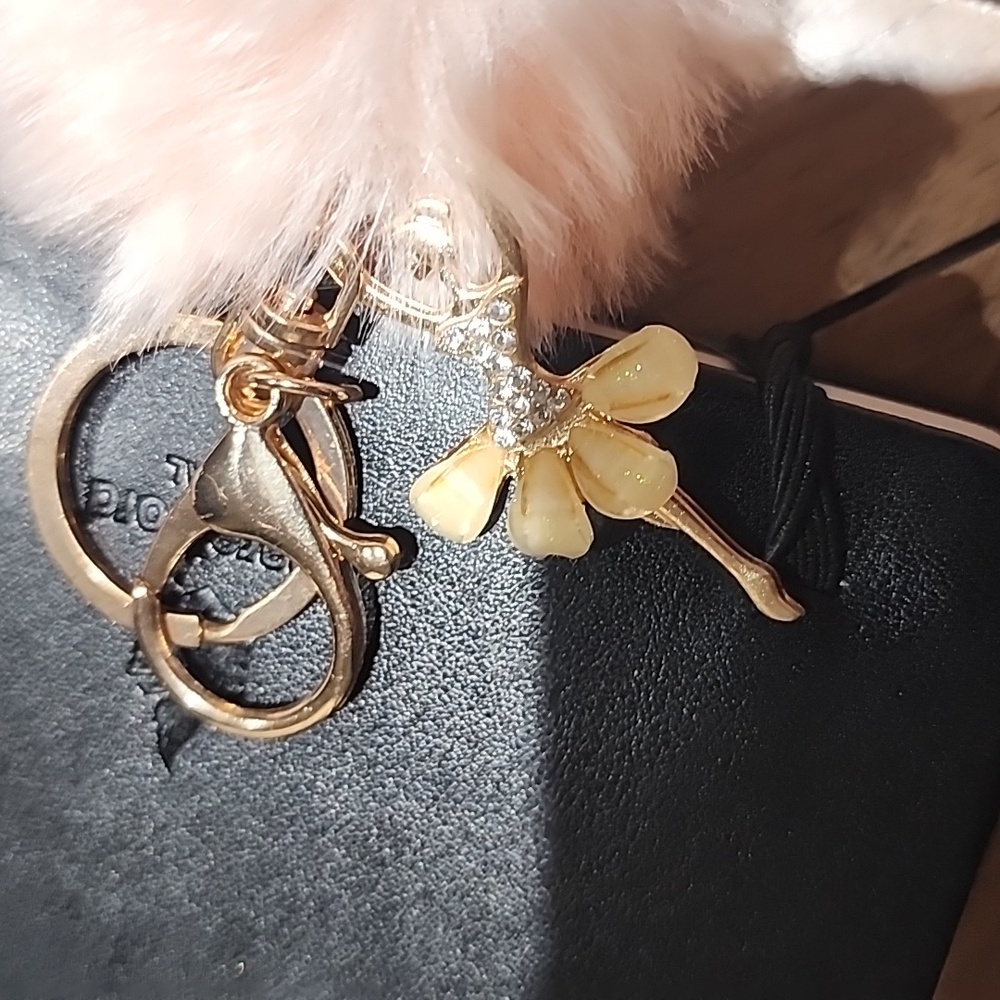 Ballerina Keychain - Picture 4 of 4